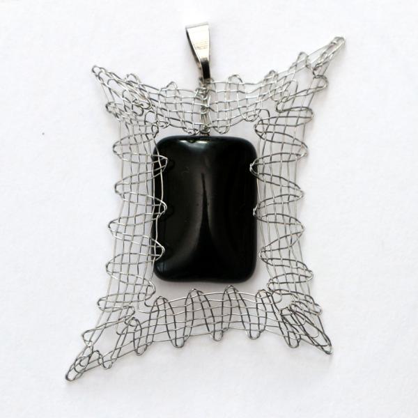 546 Klöppelschmuck Bastelset „Schwarzes Karree"